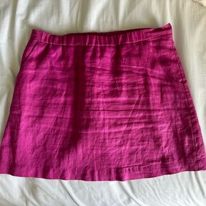 Crown & Ivy Women’s skirt with pockets, size M.